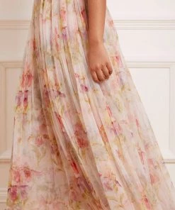 Needle & Thread Holding LTD Iris Sequin Bodice Short Sleeve Round Neck Ankle Gown Womenswear 16 Needle & Thread Holding LTD Iris Sequin Bodice Short Sleeve Round Neck Ankle Gown Womenswear