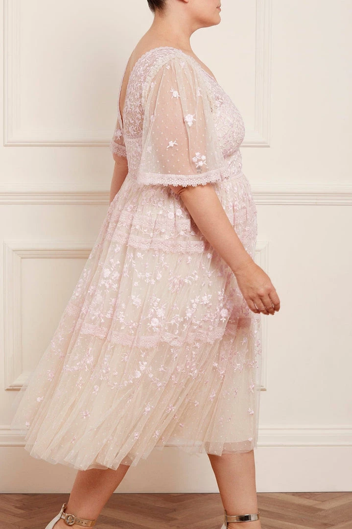 Needle & Thread Holding LTD Sweetheart Lace Midaxi Dress Womenswear 6 Needle & Thread Holding LTD Sweetheart Lace Midaxi Dress Womenswear