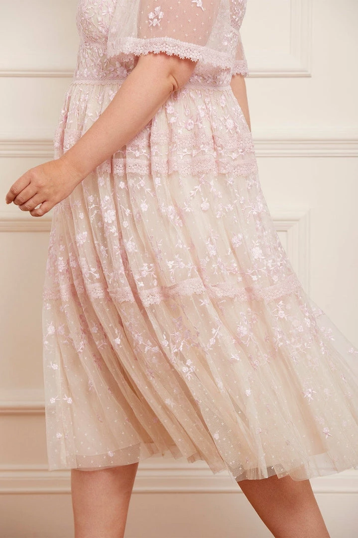 Needle & Thread Holding LTD Sweetheart Lace Midaxi Dress Womenswear 7 Needle & Thread Holding LTD Sweetheart Lace Midaxi Dress Womenswear